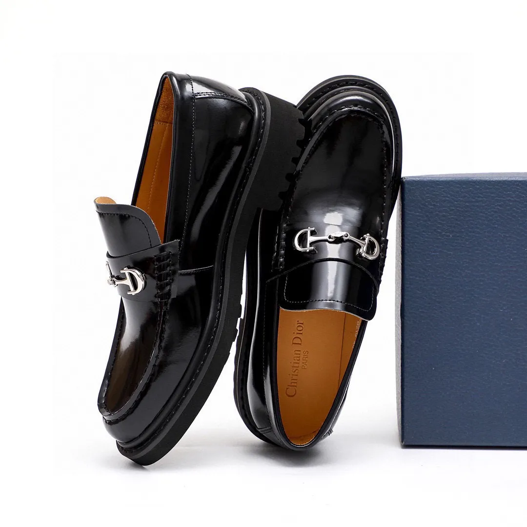 P680 💐《Dior》Dior 🇮🇹🇮🇹Counter synchronization Top purchasing agent🔍🔍Men 2⃣️0⃣️2⃣️5⃣️Business leather shoes Original open-edge beads imported from Italy, fully imported cowhide leather lining, sole: original TPU outsole, exclusive movable molded sole, super comfortable, original factory follow-up goods, 🔍🔍high quality, you can enter and leave the counter at will, welcome to compare. Regular code 39-44 (38.45🉑️customized)
